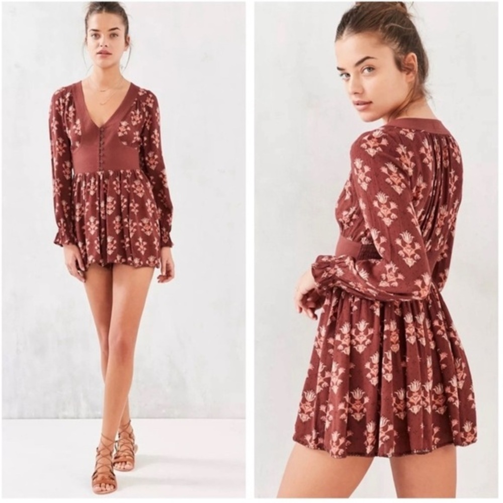 ⚫️ UO Ecote Pia Long-Sleeve Button-Waist Romper Small​​